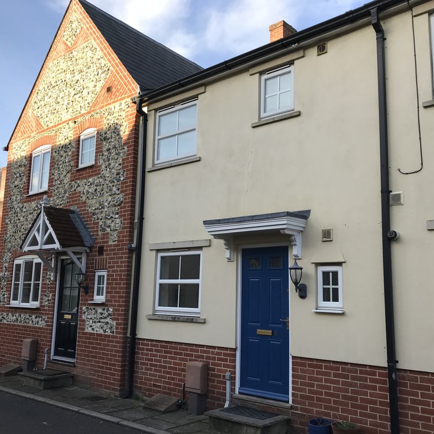 An Attractive Three Bedroom Terrace Property, Set in a Central Location within the Desirable Village of East Harling - Photo 1