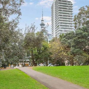 INNER CITY BEAUTY - Photo 2