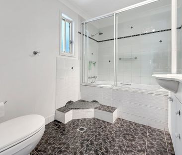 Quiet East Parkes Location! - Photo 6