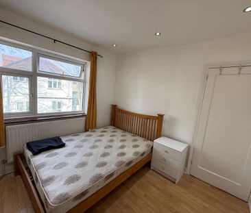 4 bedroom terraced house to rent - Photo 2