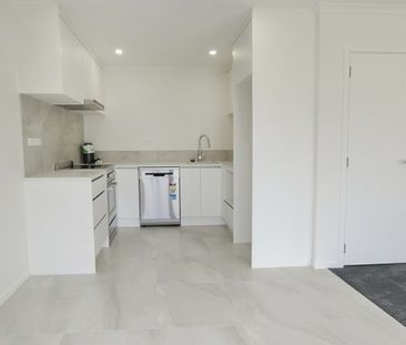 Modern 2-Bedroom in Cambridge - Photo 5