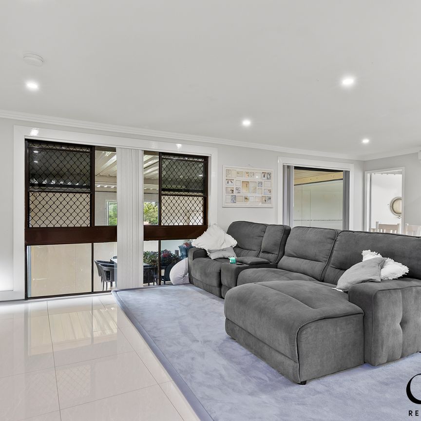 10 Caliban Place, Rosemeadow NSW 2560 - House For Rent | Domain - Photo 1