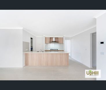 11 Mornington Crescent, Nar Nar Goon North, Vic 3812 - Photo 1