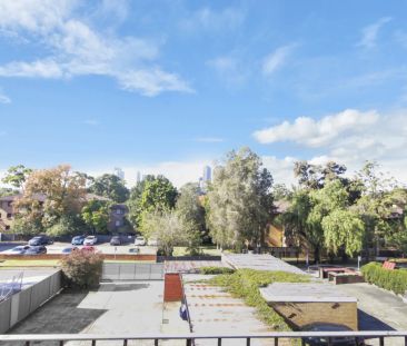 2 BEDROOM GEM IN THE HEART OF WESTMEAD! CENTRALLY LOCATED! - Photo 2