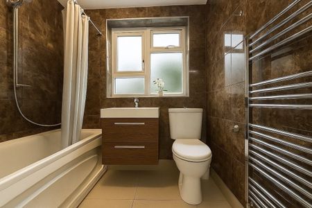 Macfarlane Road, LONDON - Photo 5