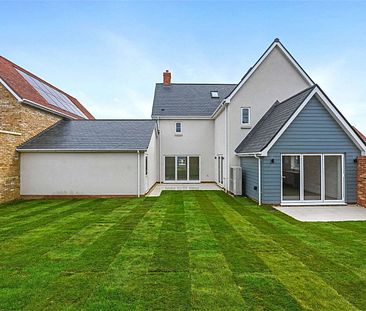 An impressive double fronted brand newly built five bedroom family home - Photo 3