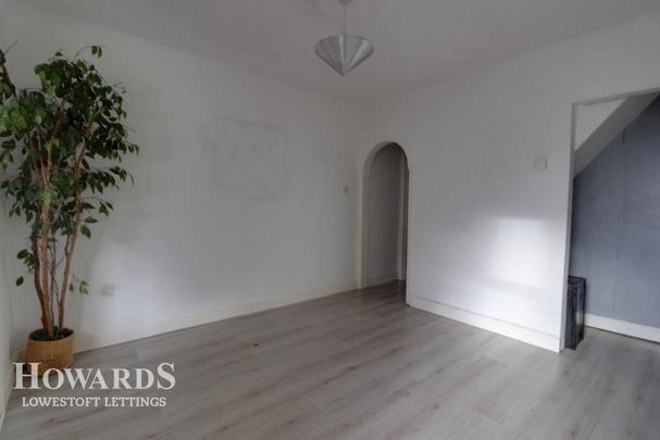 3 bedroom terraced house to rent - Photo 1