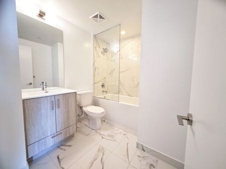 For Lease - 180 front Street Unit# 3915, Toronto, Ontario - Photo 4