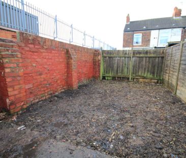 2 bedroom terraced house to rent - Photo 2