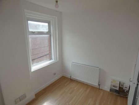 Clifford Road, Blackpool, FY1 - Photo 2