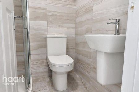 1 bedroom in a house share to rent - Photo 5