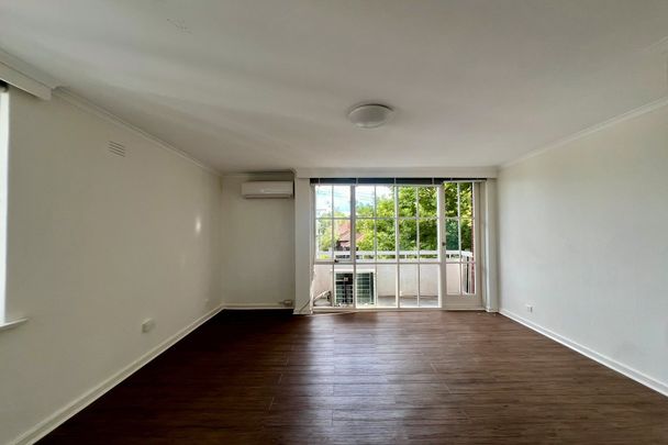 Light and location in the heart of Prahran - Photo 1