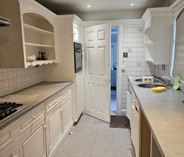 3 Bed Terraced House, Sutcliffe, L6 - Photo 4