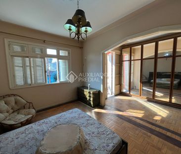 Casa com 4 quartos e 240m² para alugar em Floresta, Porto Alegre. - Foto 1