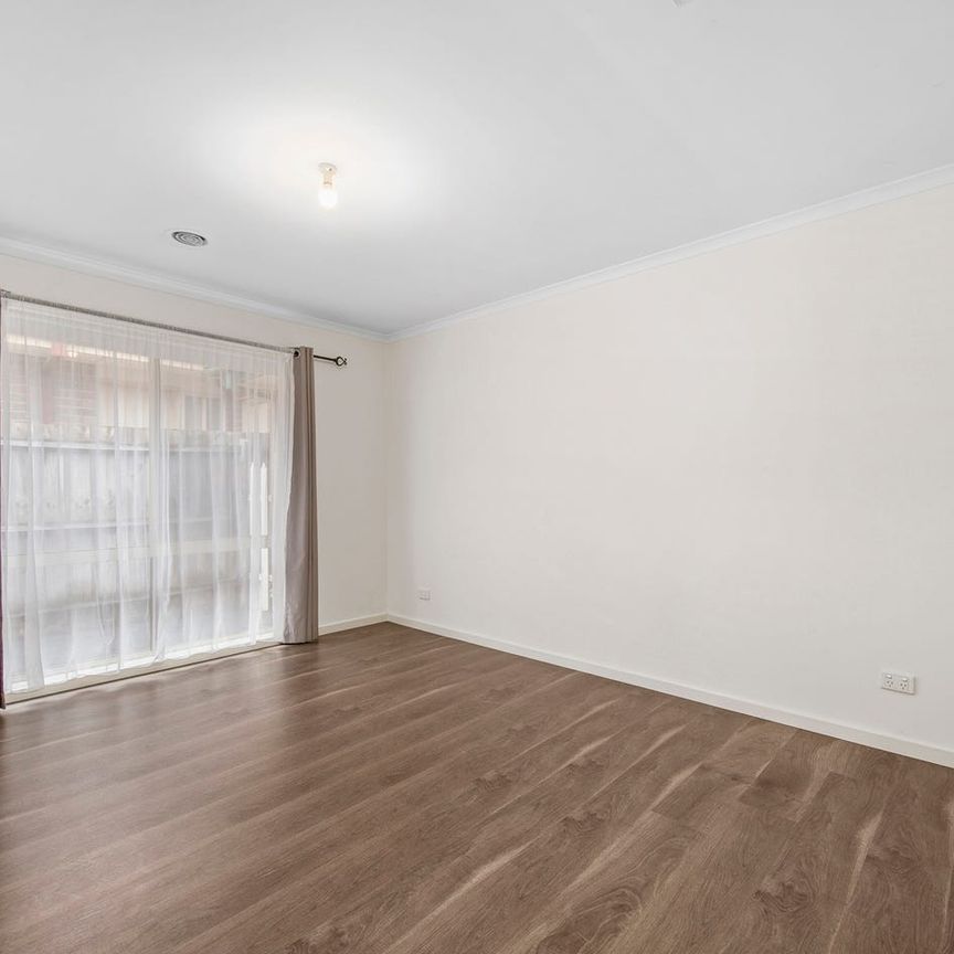 38 Hannah Avenue, Hillside, Vic 3037 - Photo 1