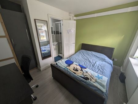 4 Bed Terraced House, Underwood Close, B15 - Photo 5
