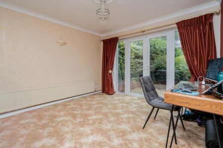 4 bedroom detached house to rent - Photo 5