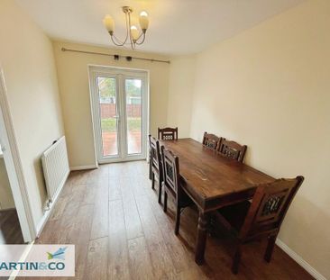 3 bedroom end of terrace house to rent - Photo 2