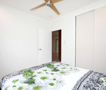 Extra Spacious Family Home - Fully Tiled - Solar - Photo 5