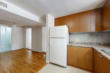 For Lease - 129 Crestwood Road Unit# Basement, Vaughan, Ontario - Photo 2