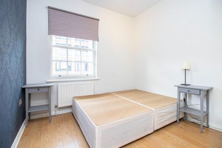 3 bedroom Flat To Let - Photo 3