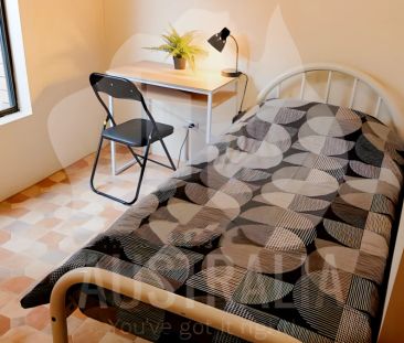 Private room with AC - Photo 6