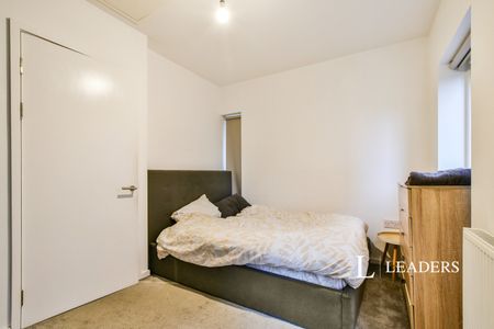 house to rent Elisabeth Gardens, SK5 - Photo 4