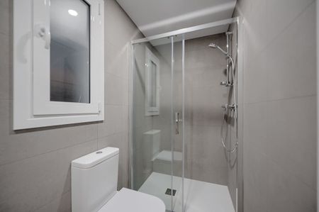 Carrer de Nàpols, Barcelona, Catalonia 08013 - Photo 3