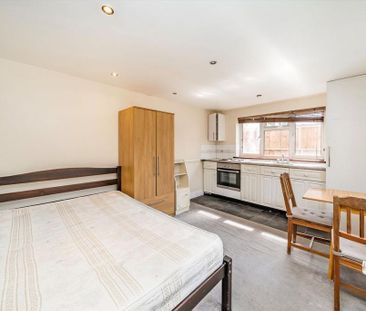 Studio to rent - Photo 6