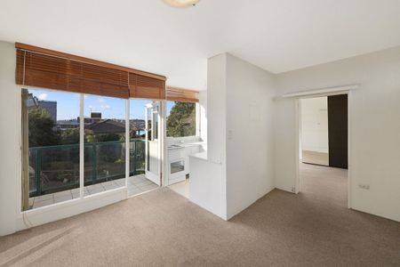 4/24 Sandridge Street, Bondi Beach, NSW 2026 - Photo 3