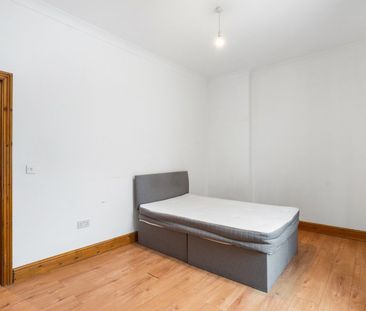 3 Bed Flat, Wellington Road, BN2 - Photo 1