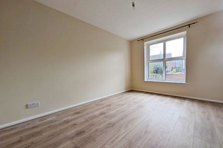 Millbrook Road East, SO15 - Photo 5
