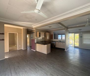 Cosy updated 2-bedroom cottage. - Photo 6