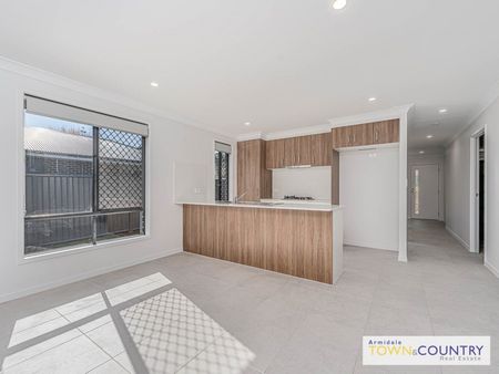 4A Niagara St is your next home! This beautiful, newly built house has everything you need! - Photo 4