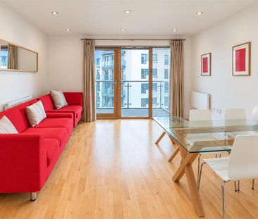 2 bedroom flat to rent - Photo 2