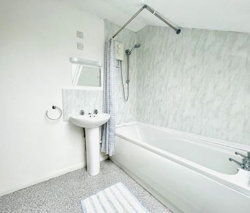 Tintagel Close, Thornhill, Cardiff - Photo 5