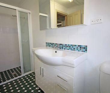 SPACIOUS 4 BEDROOM FAMILY HOME IN A POPULAR LOCATION - REAR PARKING... - Photo 5