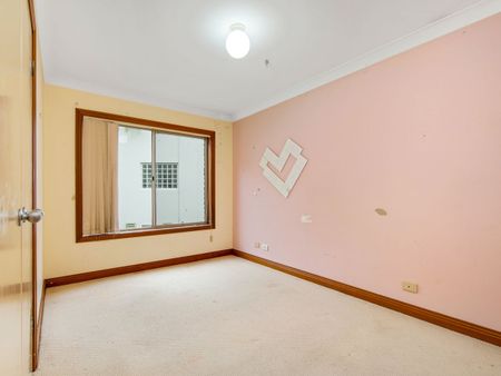 THREE BEDROOM UNIT WITH WATER VIEWS - Photo 4