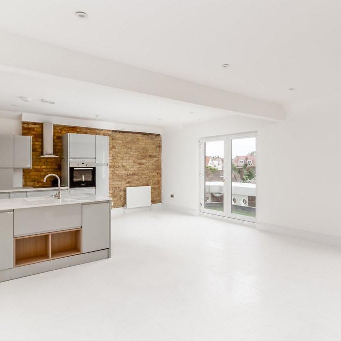 3 bedroom apartment to rent - Photo 1