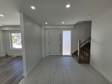 For Lease - 101 Seaborn Road, Brampton, Ontario - Photo 5