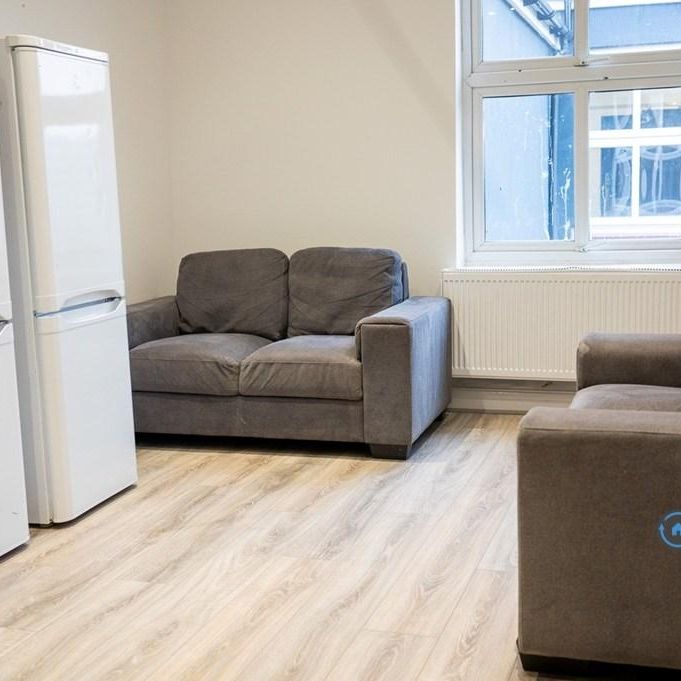 1 bedroom in a flat share to rent - Photo 1