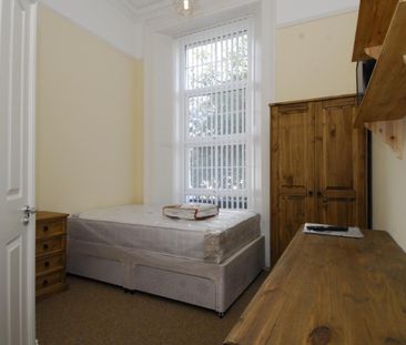 North Hill, Plymouth - Photo 2