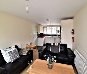 4 bedroom house to rent - Photo 1