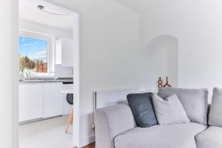 2 bedroom terraced house to rent - Photo 3