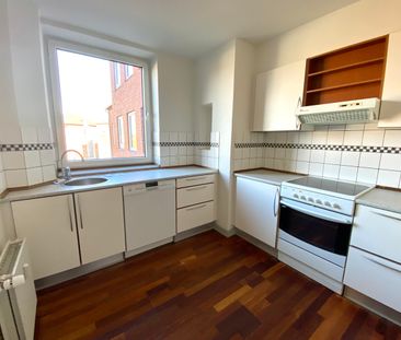 Lys og rummelig 3 værelses lejlighed i Odense C - Foto 1