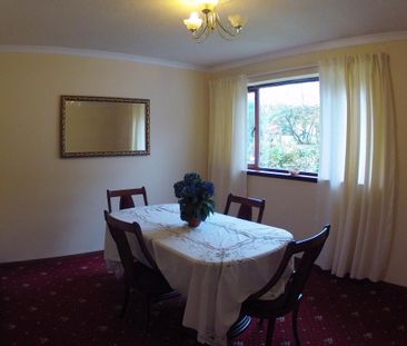 5 bedroom bungalow to rent - Photo 1