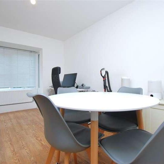 Cross Lanes, Guildford, Surrey, GU1 - Photo 1