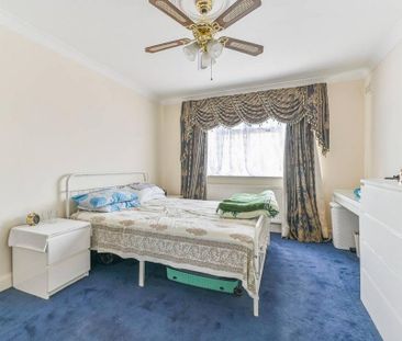3 bedroom end of terrace house to rent - Photo 3