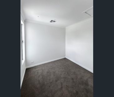 Near Completion 2-Storey Townhouse For Rent Modbury! - Photo 6