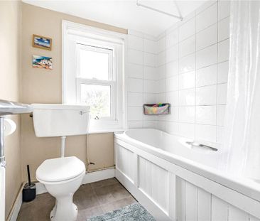 2 bedroom end of terrace house to rent - Photo 5
